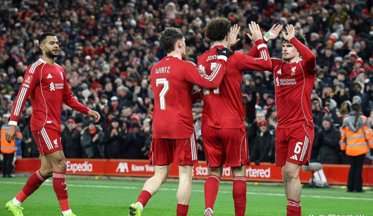 利物浦3-0大胜布莱顿，萨拉赫闪耀全场独造两球助球队强势晋级